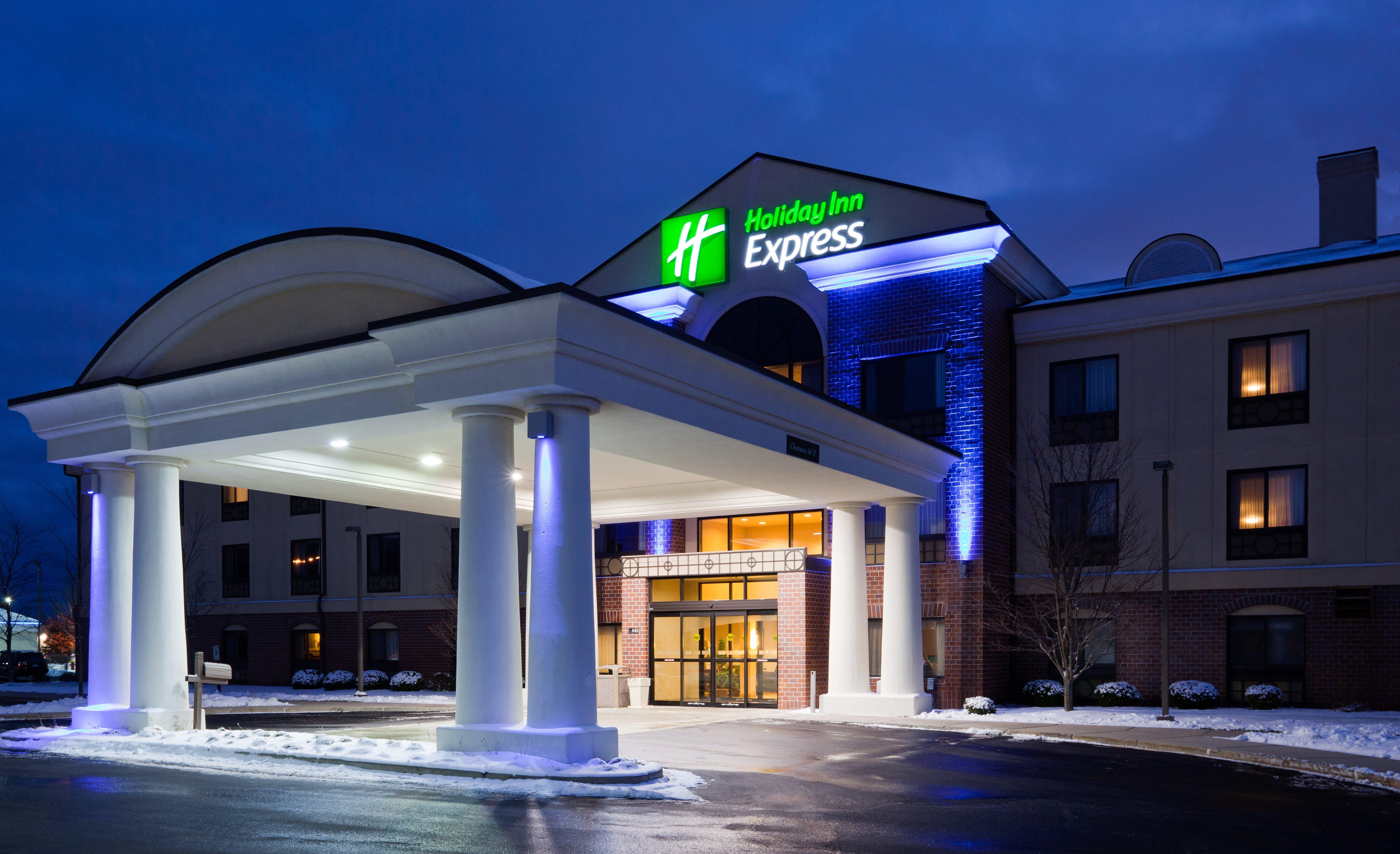 Holiday Inn Express Milwaukee N- Brown Deer/Mequon Bagian luar foto